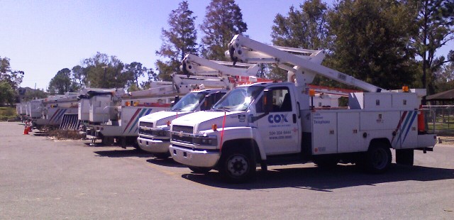 Cox Bucket Trucks